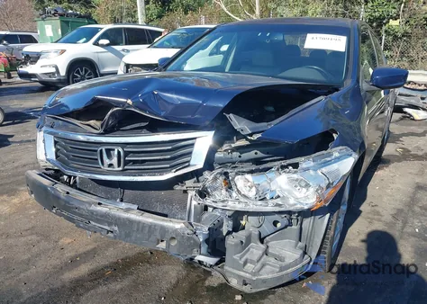 2010 Honda Accord 2.4 Ex-L z USA, uszkodzony, nr VIN 1HGCP2F81AA133588